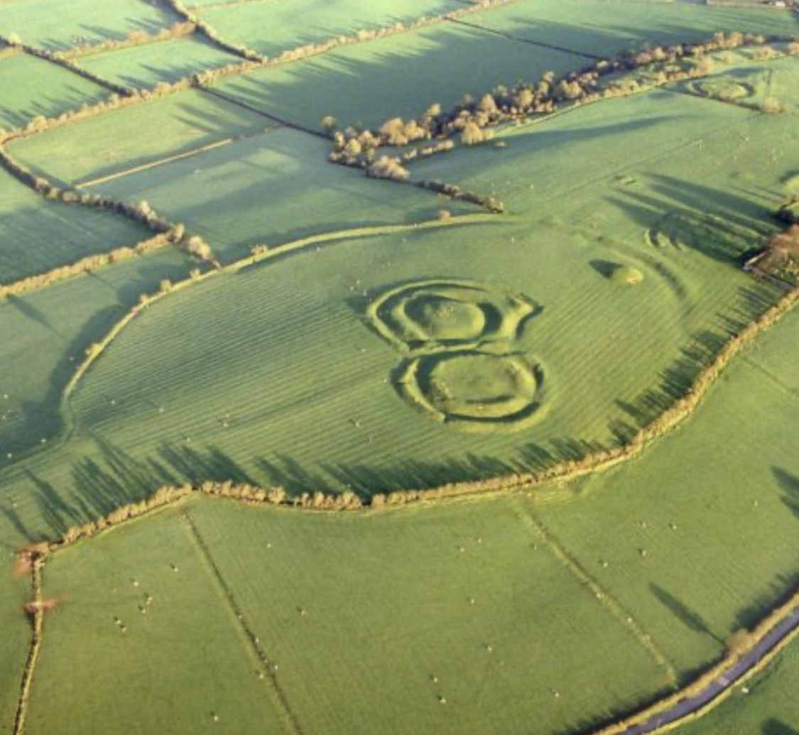 Guided Day Tour of Hill of Tara, Trim Castle and Bective Abbey